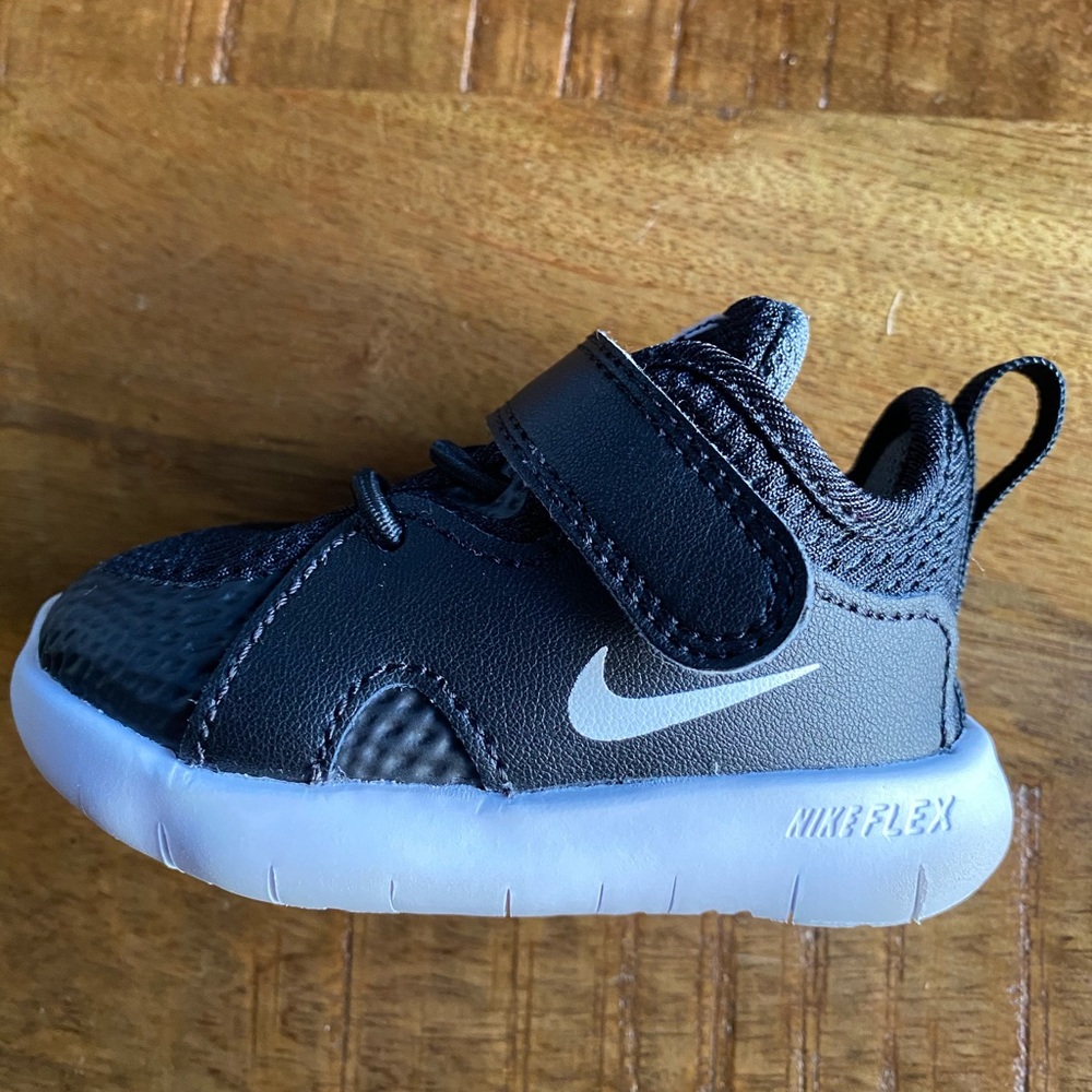 Black Nike Shoes size 3c